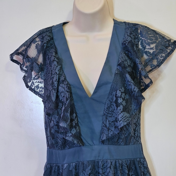 Miami Blue Floral Lace V-Neckline Maxi Dress, Medium - Picture 5 of 16